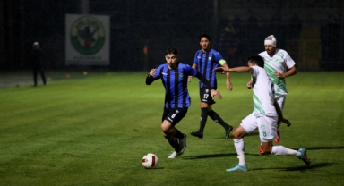 Karacabey Belediyespor evinde coştu
