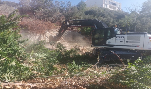 Karacabey'de metruk bina temizliği devam ediyor
