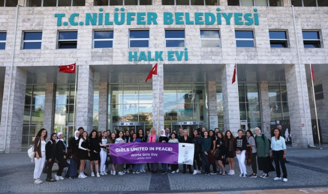 Kız çocuklarından dünyaya mesaj var!
