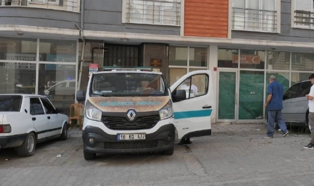 Kötü kokular gelen evden ceset çıktı!