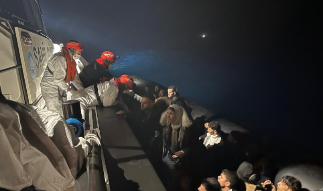 Kuşadası açıklarında 36 düzensiz göçmen kurtarıldı
