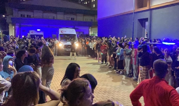 KYK eylemindeki öğrencilere emniyet müdüründen destek