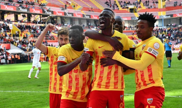 Mame Baba Thiam hat-trick yaptı