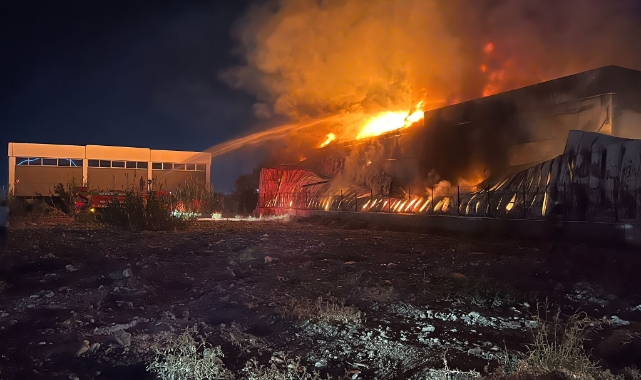 Manisa’da kauçuk fabrikasında yangın
