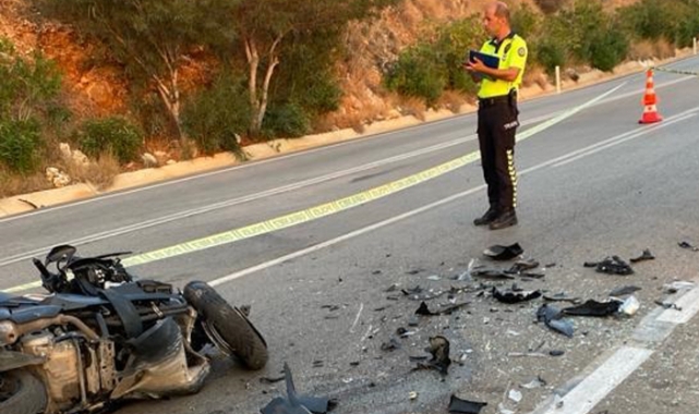 Minibüsle çarpışan motosiklet sürücüsü hayatını kaybetti