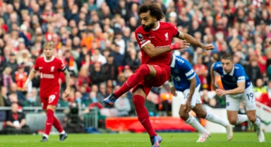 Mohamed Salah'ın iki golüyle Liverpool galip