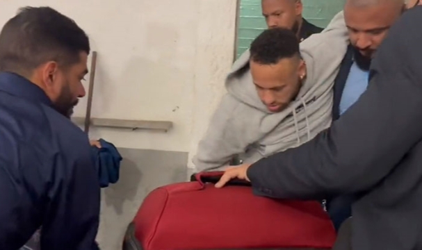 Neymar'dan sevenlerini üzen haber! Futbolu bırakıyor mu?