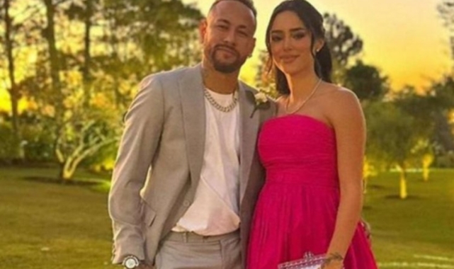 Neymar, sevgilisine uzaydan yıldız aldı!
