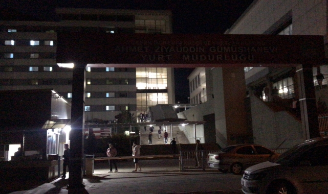 Öğrenci yurdunda "yan baktın" kavgası: 1 yaralı