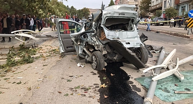 Öğrencileri taşıyan midibüs kaza yaptı! 1 ölü 27 yaralı