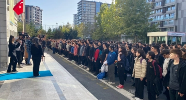 Okullarda Filistin için saygı duruşu yapıldı