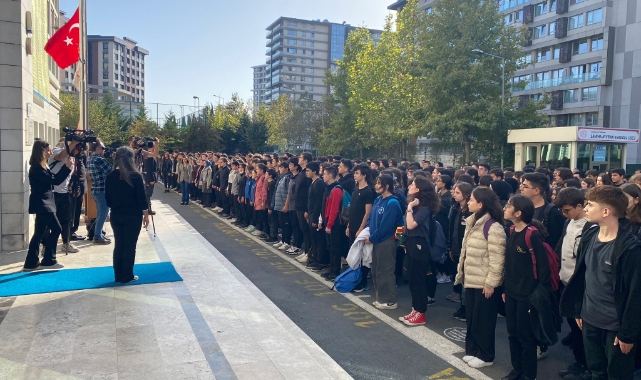 Okullarda Filistin için saygı duruşu yapıldı