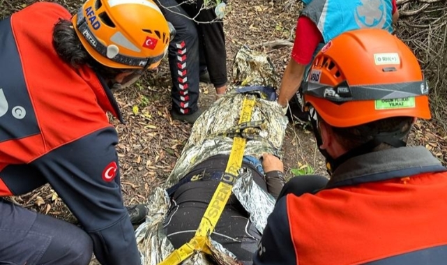 Ormanda mahsur kalan kişi kurtarıldı