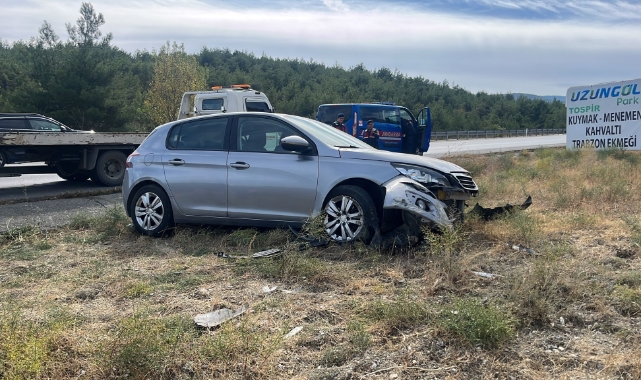 Otomobil şarampole uçtu: 1'i bebek, 5 yaralı
