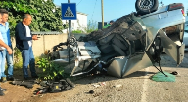 Otomobiller çarpıştı: 3 yaralı!