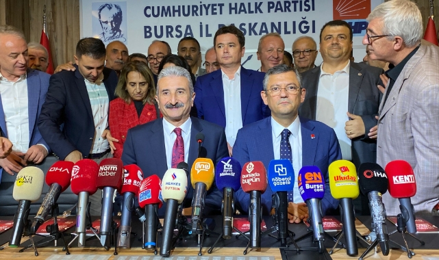 Özgür Özel CHP Bursa İl Başkanlığında delegelerle buluştu