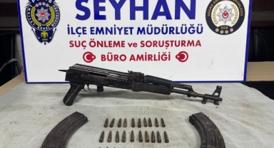 Pazar arabasından uzun namlulu silah çıktı!