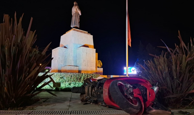 Polis tarafından kovalanırken kaza yaptı