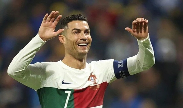 Ronaldo bir ilki daha başardı