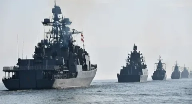 Rusya, Ukrayna'nın 2 deniz aracını vurdu