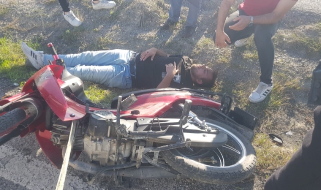 Seyir halindeyken motosikletten düştü