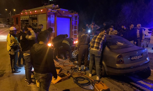 Sivas’ta kontrolünü kaybeden sürücü inşaat sahasına girdi!