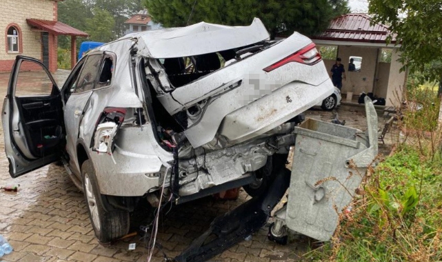 Takla atan otomobildeki 3 kişi yaralandı