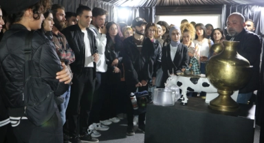 Tarihi eserler Diyarbakır'ın sıfır noktasında sergilendi