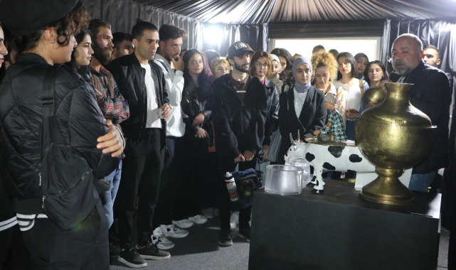 Tarihi eserler Diyarbakır'ın sıfır noktasında sergilendi