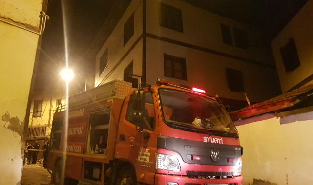 Tarihi konakta çıkan yangın paniğe neden oldu