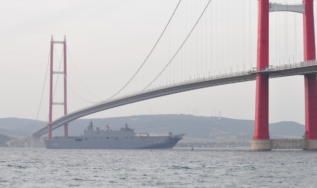 TCG Anadolu, Çanakkale Boğazı'ndan geçti