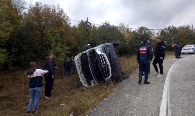 Tekirdağ'da yolcu minibüsü devrildi: 16 yaralı