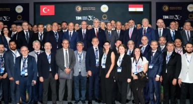 Ticaret Bakanı Bolat Mısır’da fuar açılışına katıldı