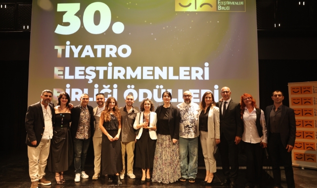 Tiyatro Eleştirmenleri Birliği’nden NKT’ye yılın oyunu ödülü