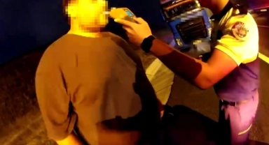 Trafikte canlı yayın pahalıya patladı!