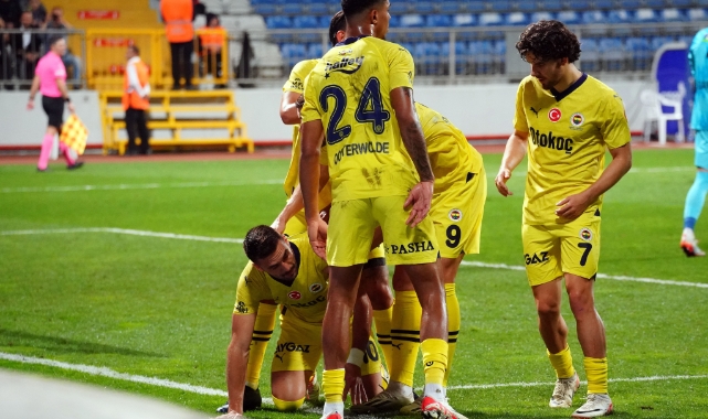 Trendyol Süper Lig: Kasımpaşa: 0 - Fenerbahçe: 2 (İlk yarı)
