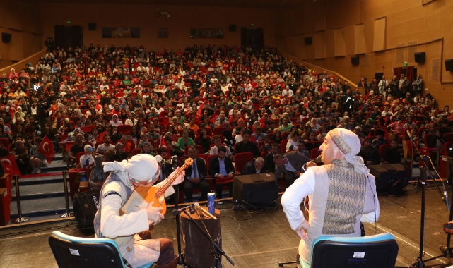 Türk dünyasının önemli müzik grubu Sivas’ta sahne aldı