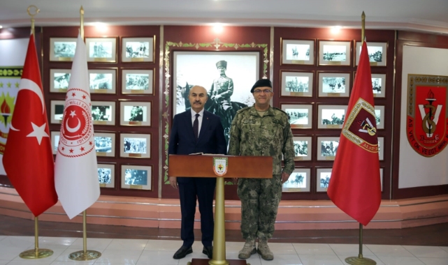 Vali Demirtaş askeri harayı ziyaret etti