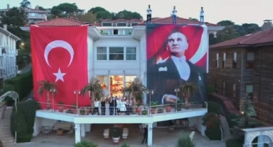 Yalı Çapkını ekibinden 100. yıl kutlaması: Cumhuriyet çok yaşa