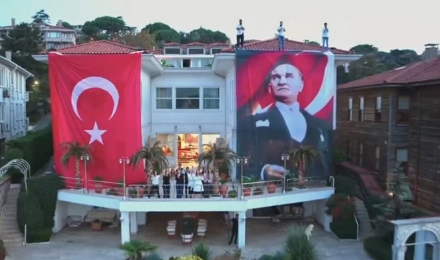 Yalı Çapkını ekibinden 100. yıl kutlaması: Cumhuriyet çok yaşa