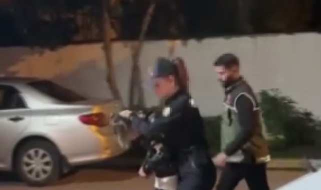 Yardım etme bahanesiyle cüzdanını çaldı