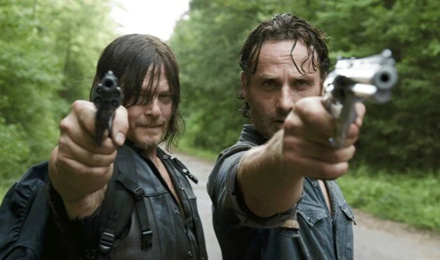 Yeni The Walking Dead dizisi: The Ones Who Live geliyor