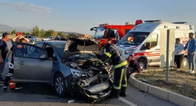 Yine o kavşak, yine kaza!