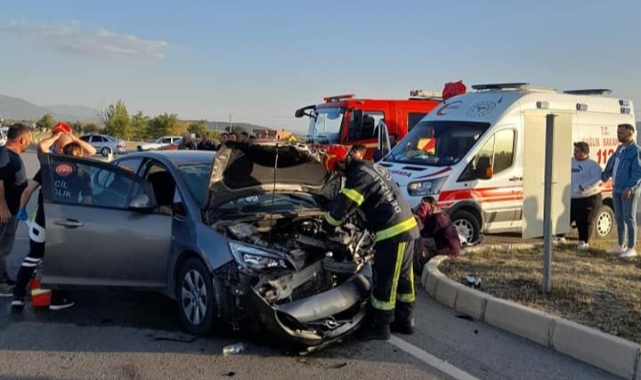 Yine o kavşak, yine kaza!