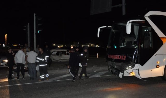Yolcu otobüsü ile otomobil çarpıştı: 1'i ağır 4 yaralı