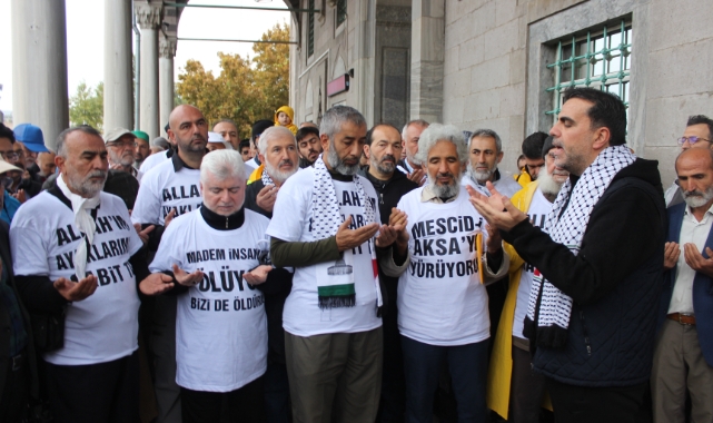 Yürüyerek Filistin’e gitmek üzere Kayseri'den yola çıktılar