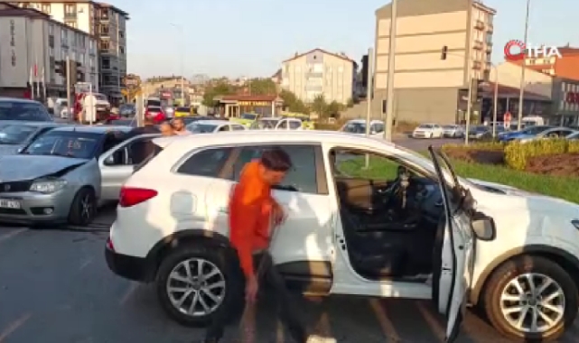 Zonguldak'ta iki otomobil çarpıştı: 4 yaralı