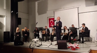 10 yıl sonra ilk kez sahne aldı