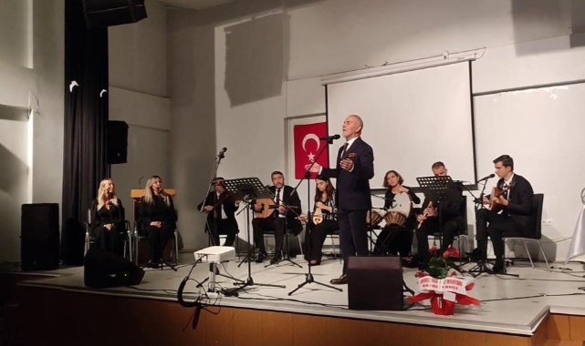 10 yıl sonra ilk kez sahne aldı