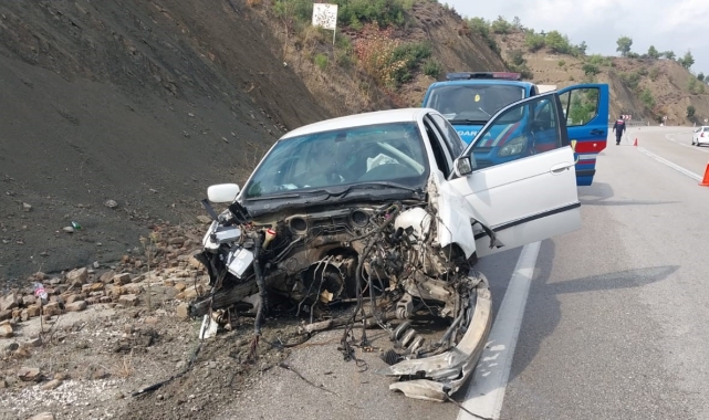 3 araçlı zincirleme kaza: 5 yaralı